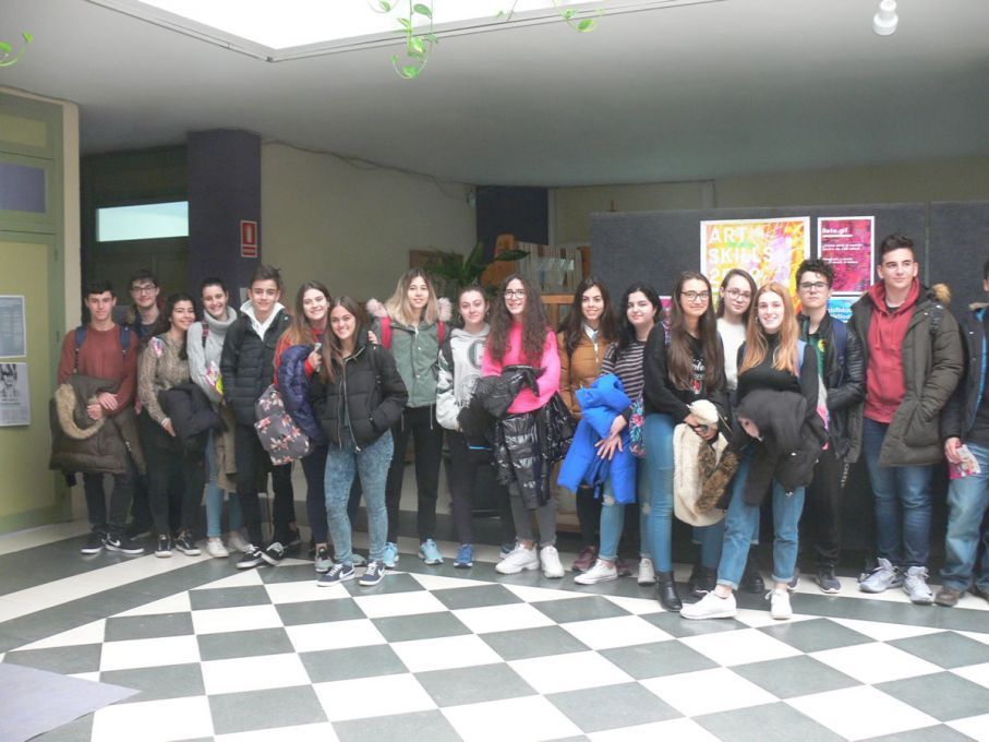 ALUMNOS DEL IES ELADIO CABA&Ntilde;ERO DE TOMELLOSO Y DEL COLEGIO MERCEDARIAS DE HERENCIA VISITAN LA ESCUELA